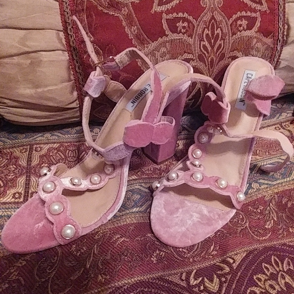 Cape Ribbon Slingback Shoes